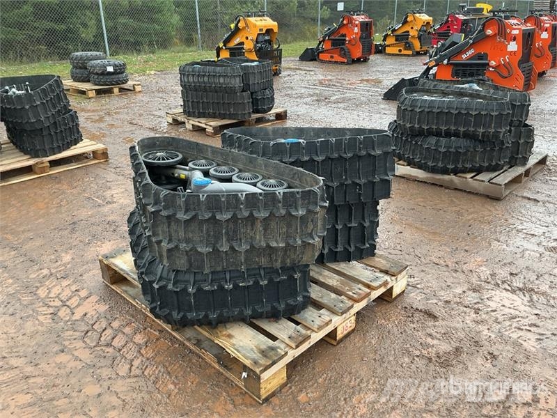  Quantity of (4)  Camso Tracks - Fits ATV T4S مكونات أخرى