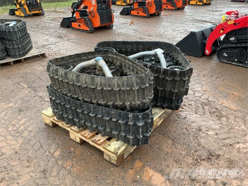  Quantity of (4)  Camso Tracks - Fits ATV T4S مكونات أخرى