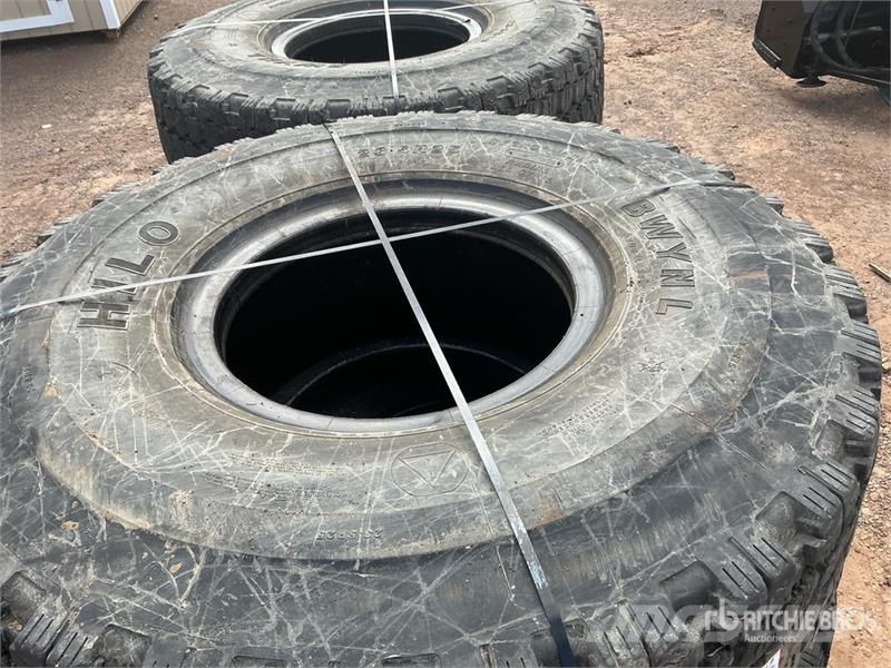 Quantity of (4) HILO 23.5R25 Loader Winter Tires Renkaat ja vanteet