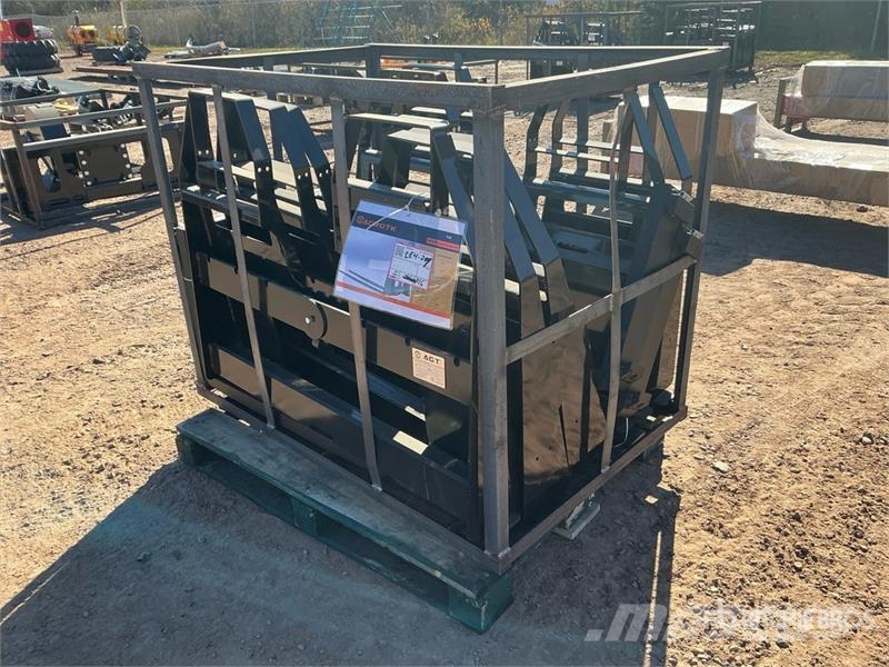 Quantity of (5) AGT SSCPF48-4400-WFF 48 in Skid S Gabeln