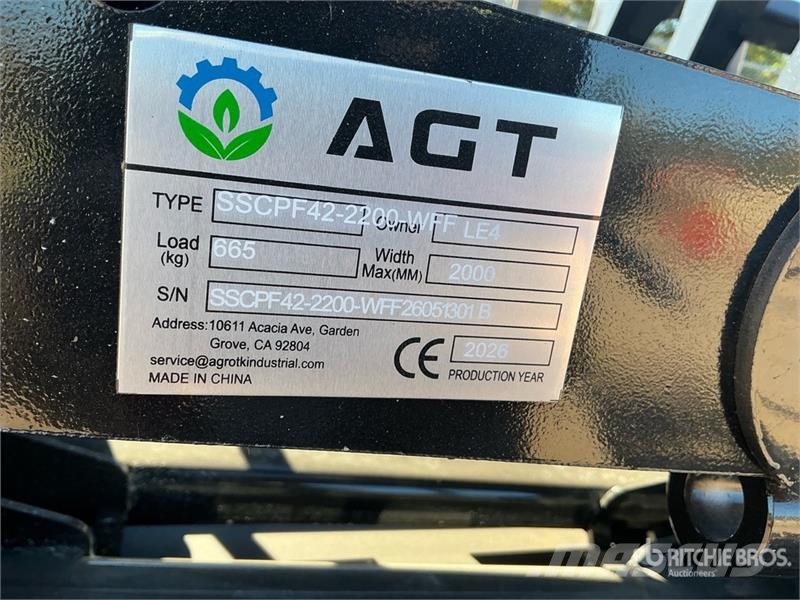 Quantity of (5) AGT SSCPF42-2200-WFF 42 in Skid S Gabeln