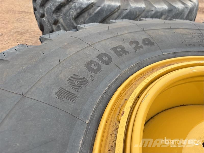 Quantity of (6) 14.00R24 Tires Gume, kotači i naplatci