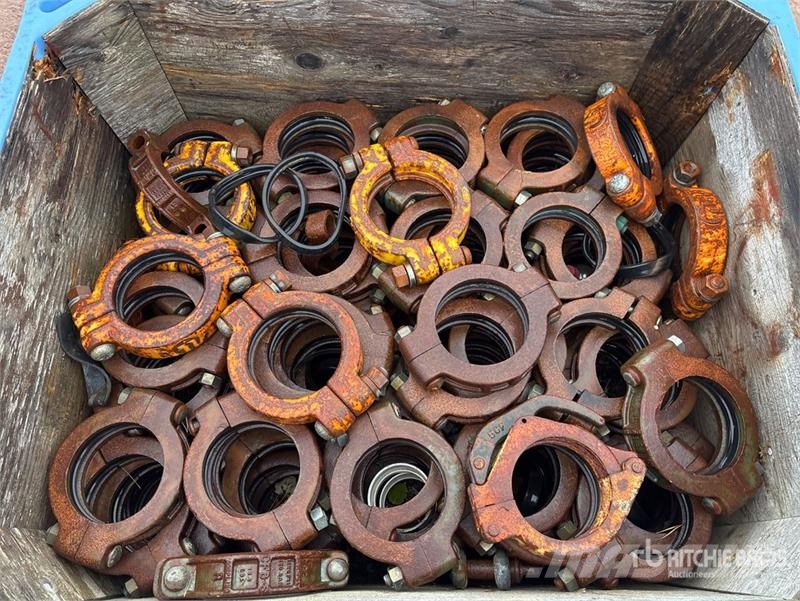 Quantity of 6 in Cement Pipe Clamps Outros Florestal