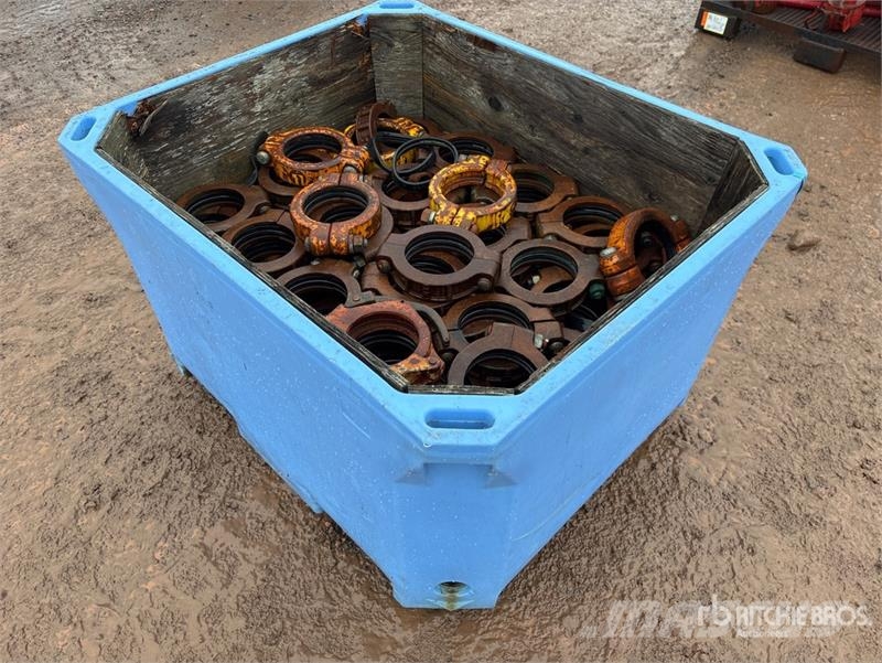 Quantity of 6 in Cement Pipe Clamps Outros Florestal