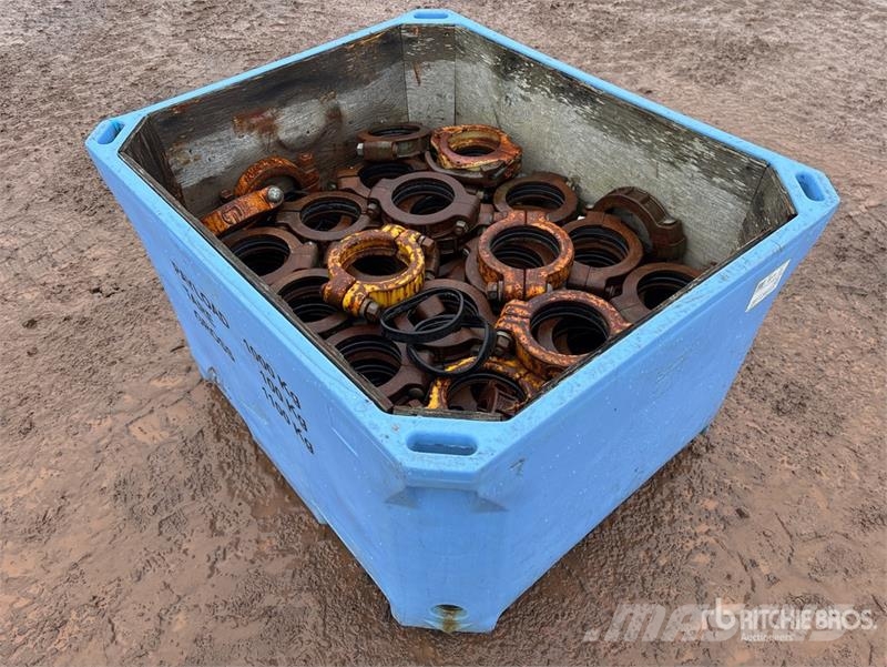 Quantity of 6 in Cement Pipe Clamps Outros Florestal