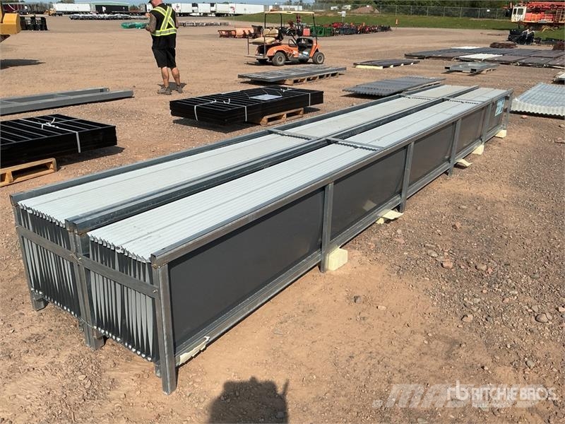 Quantity of (60) 17.7 in x 19.69 ft Grey Metal Roo Gervės, keltuvai ir medžiagų kėlimo įranga