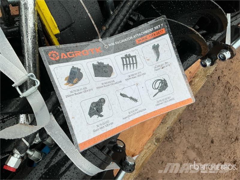  Quantity of (7)  AGT 12EX-SET7 Mini Excavator Atta مكونات أخرى