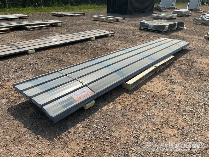 Quantity of (70) 16ft x 3ft Grey Metal Roof/Wall P Csörlők, emelőberendezések és anyagmozgató liftek
