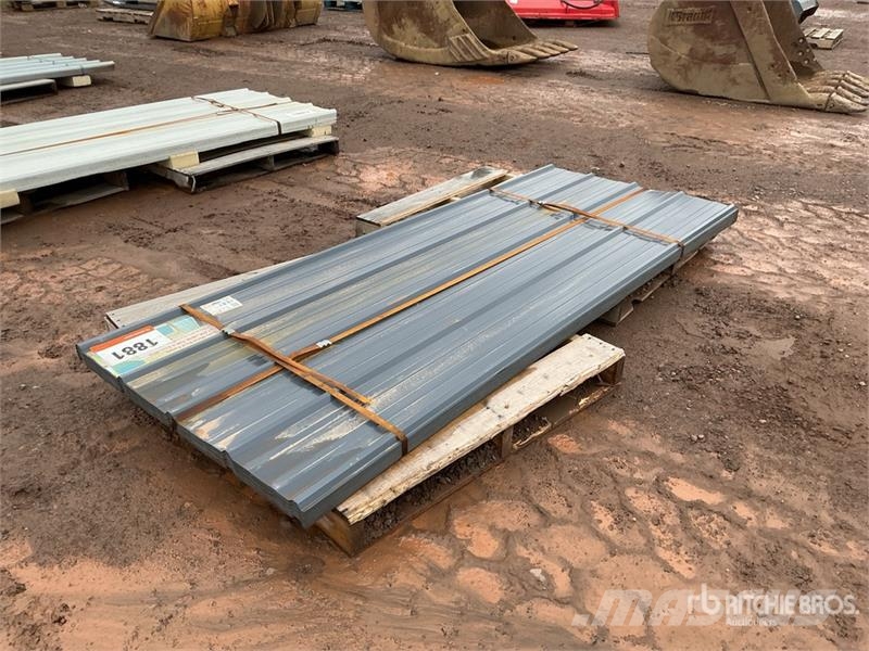 Quantity of (70) 3 ft x 8 ft Grey Metal Roof Panel Dış cephe asansörleri
