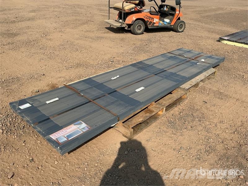  Quantity of (70) Grey Metal Roof Panels Gervės, keltuvai ir medžiagų kėlimo įranga