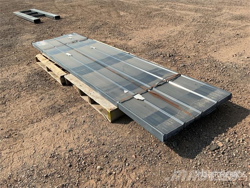  Quantity of (70) Grey Metal Roof Panels Gervės, keltuvai ir medžiagų kėlimo įranga
