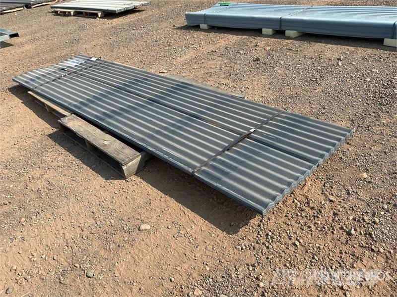  Quantity of (70) Grey Metal Roof/Wall Panels Montacargas y elevadores de material