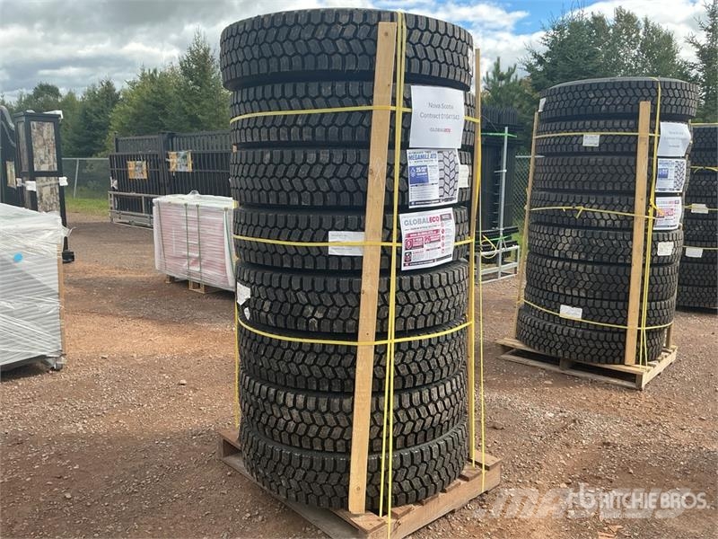 Quantity of (8) 11R22.5 Snow Traction Retread Tire Tyres, wheels and rims