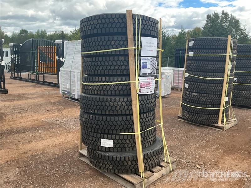 Quantity of (8) 11R22.5 Snow Traction Retread Tire Tyres, wheels and rims
