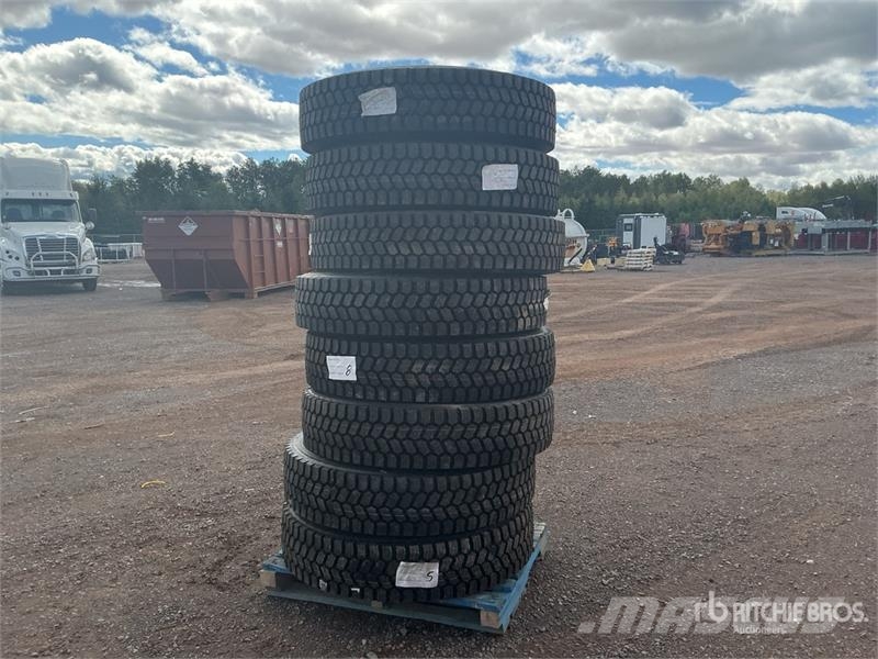 Quantity of (8) 11R22.5 Snow Traction Retread Tire Tyres, wheels and rims