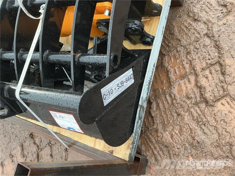 Quantity of (8)  VICSEC VCA-8 Mini Excavator Attac Otros componentes