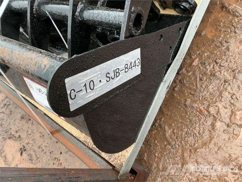  Quantity of (8)  VICSEC VCA-8 Mini Excavator Attac Otros componentes