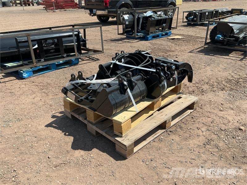 Quantity of (9) AGT 12EX-ATA Mini Excavator Attac Drugi deli