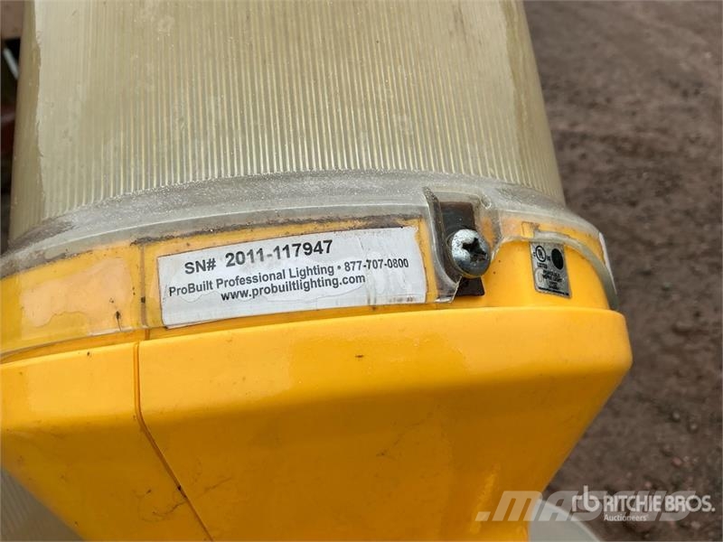  Quantity of (9) Work Lights معدات البناء - غير ذلك