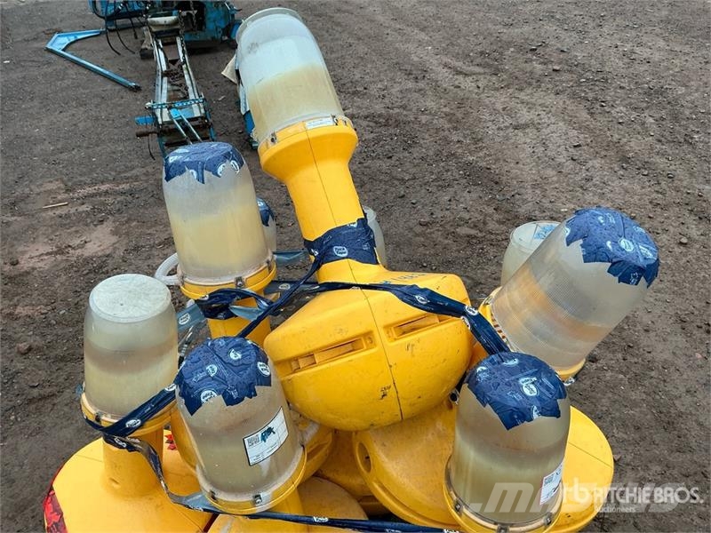  Quantity of (9) Work Lights معدات البناء - غير ذلك