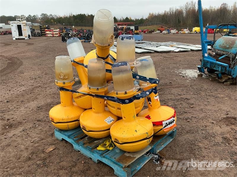  Quantity of (9) Work Lights معدات البناء - غير ذلك