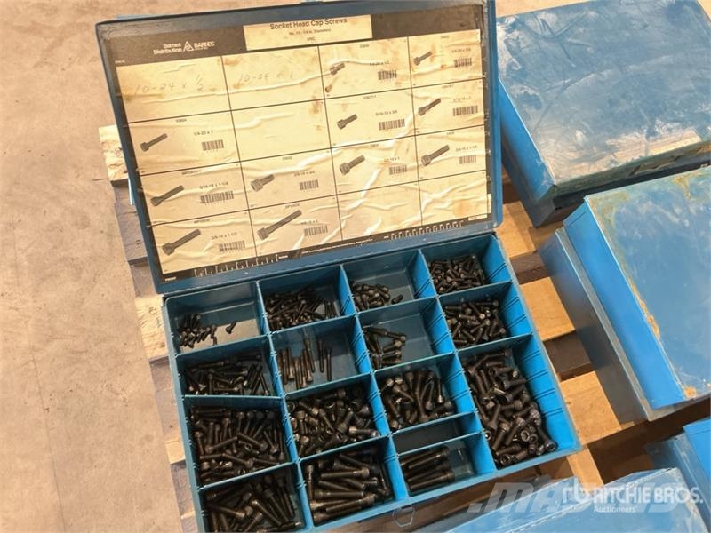 Quantity of Assorted Shop Supplies Drugi deli