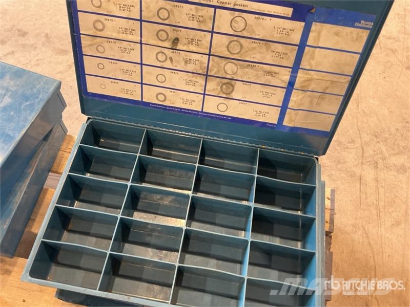Quantity of Assorted Shop Supplies Drugi deli