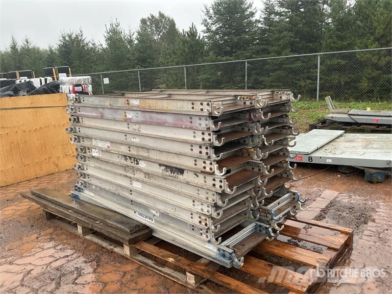  Quantity of Scaffolding Scaffolding equipment