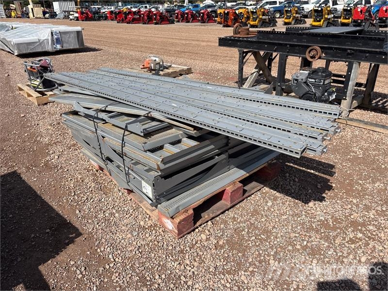 Quantity of Shelving Altri componenti