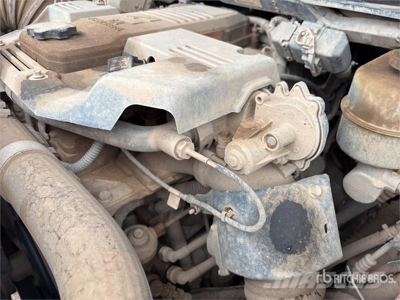 RAM 2500 4x4 Crew Cab Pickup Otras furgonetas