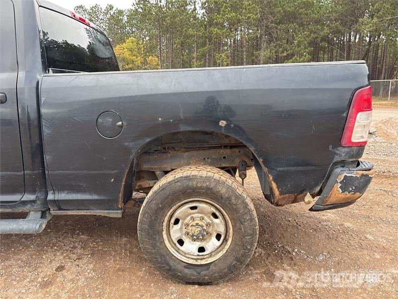 RAM 2500 4x4 Crew Cab Pickup Otras furgonetas