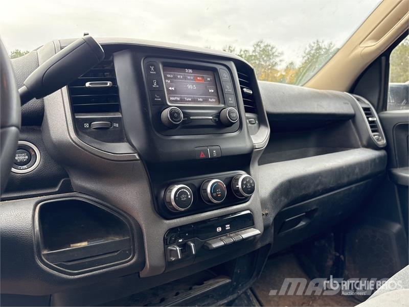 RAM 2500 4x4 Crew Cab Pickup Otras furgonetas