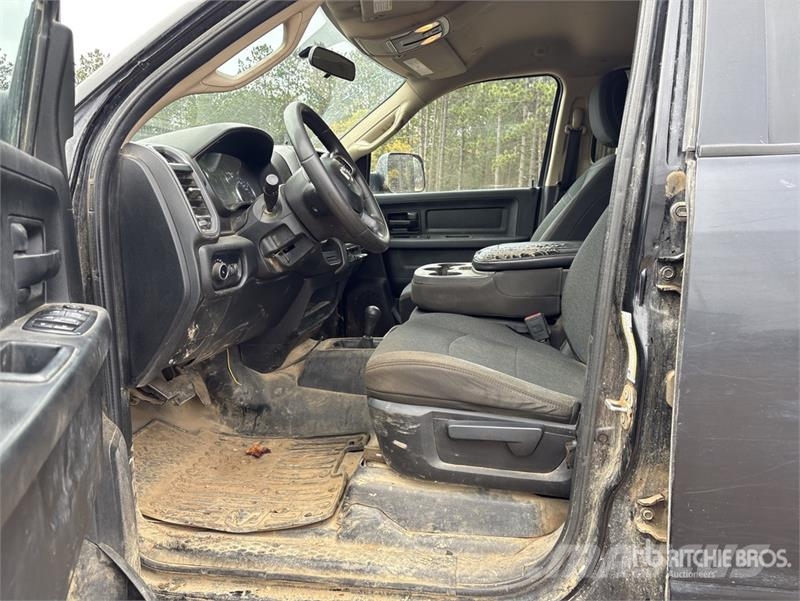 RAM 2500 4x4 Crew Cab Pickup Otras furgonetas