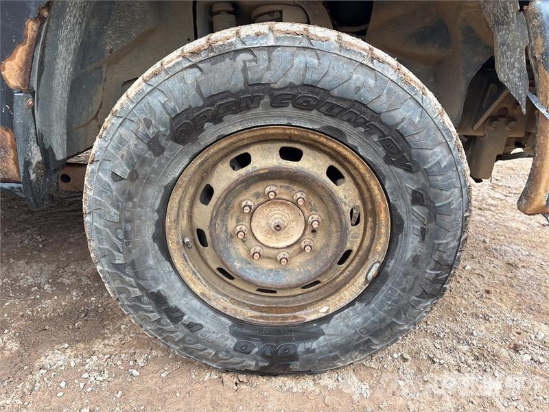 RAM 2500 4x4 Crew Cab Pickup Otras furgonetas