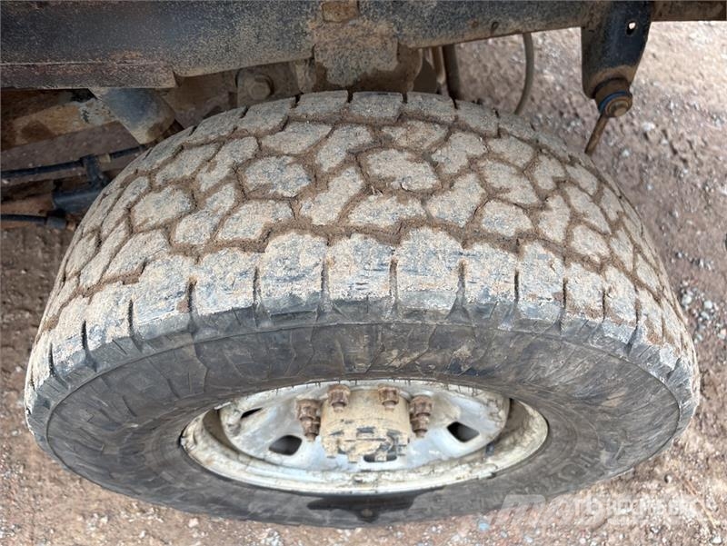 RAM 2500 4x4 Crew Cab Pickup Otras furgonetas