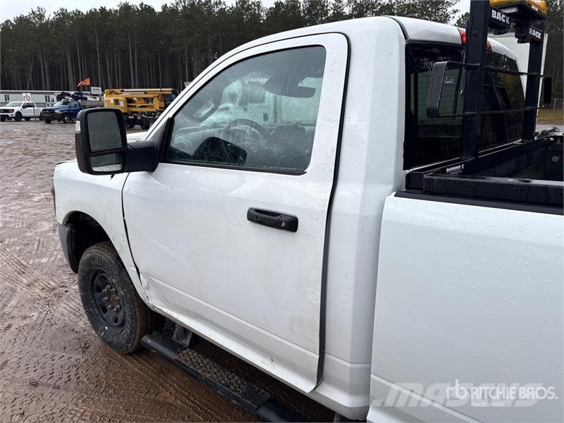 RAM 2500 4x4 Pickup Ostalo