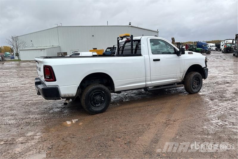 RAM 2500 4x4 Pickup Ostalo