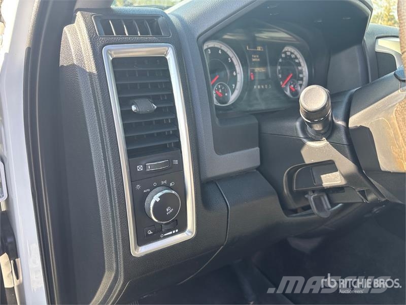 RAM 2500HD 4x4 Crew Cab Pickup Прочие фургоны