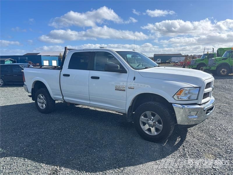 RAM 2500HD 4x4 Crew Cab Pickup Прочие фургоны