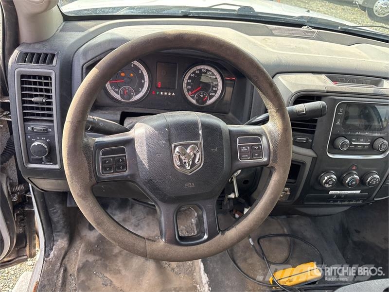 RAM 3500 4x2 Crew Cab Dump Truck 덤프 트럭