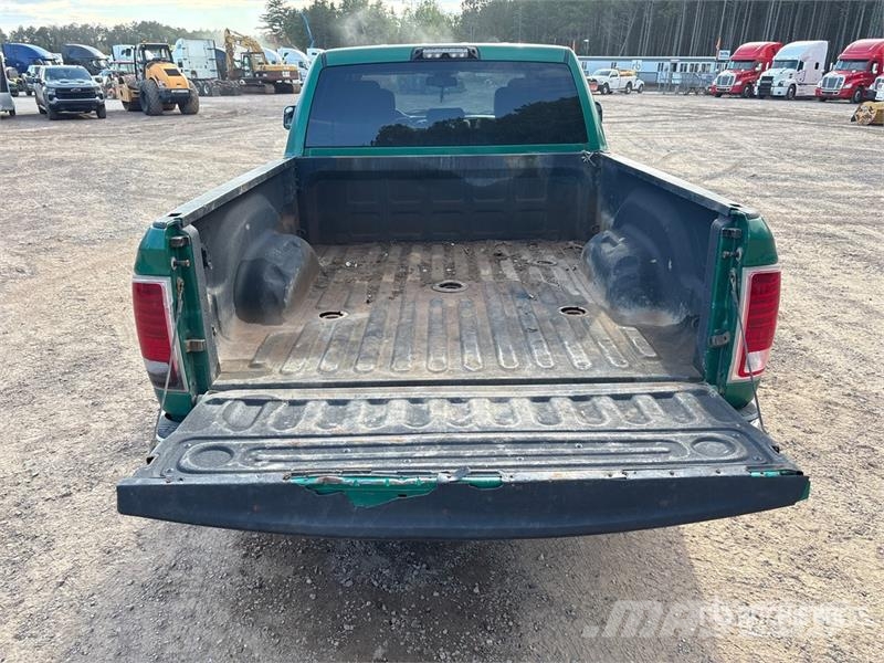 RAM 3500 Big Horn 4x4 Crew Cab Pickup Ostalo