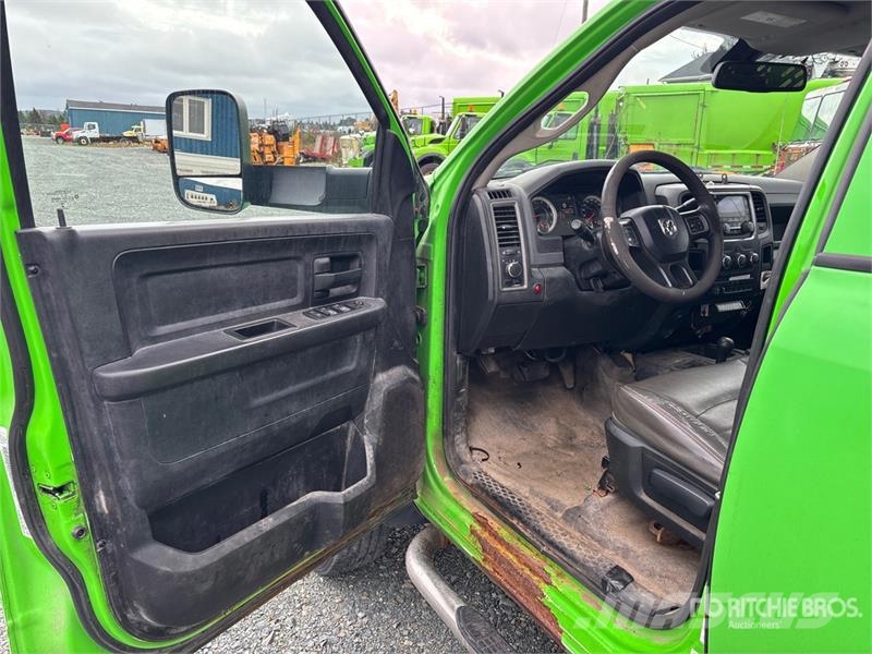 RAM 5500 4x4 Crew Cab Dump Truck Kipper
