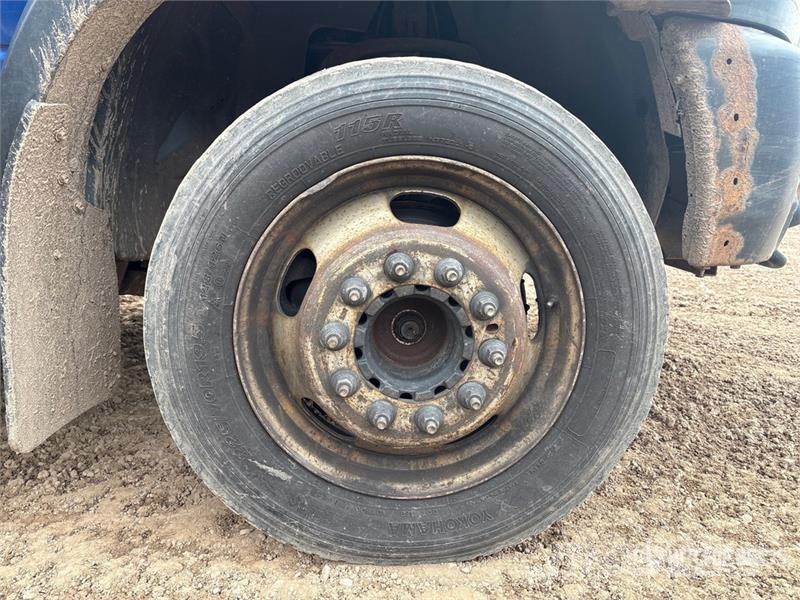 RAM AT37G 37 ft on Ram 5500 4x4 Bucket Truck المنصات الهوائية المثبتة على شاحنة
