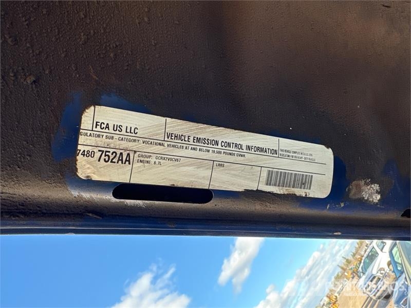 RAM AT37G 37 ft on Ram 5500 4x4 Bucket Truck المنصات الهوائية المثبتة على شاحنة