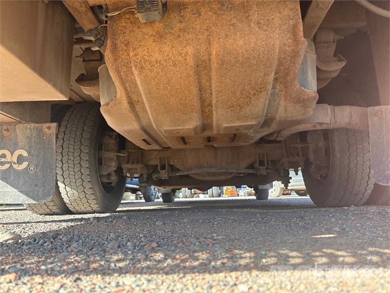 RAM AT37G 37 ft on Ram 5500 4x4 Bucket Truck المنصات الهوائية المثبتة على شاحنة