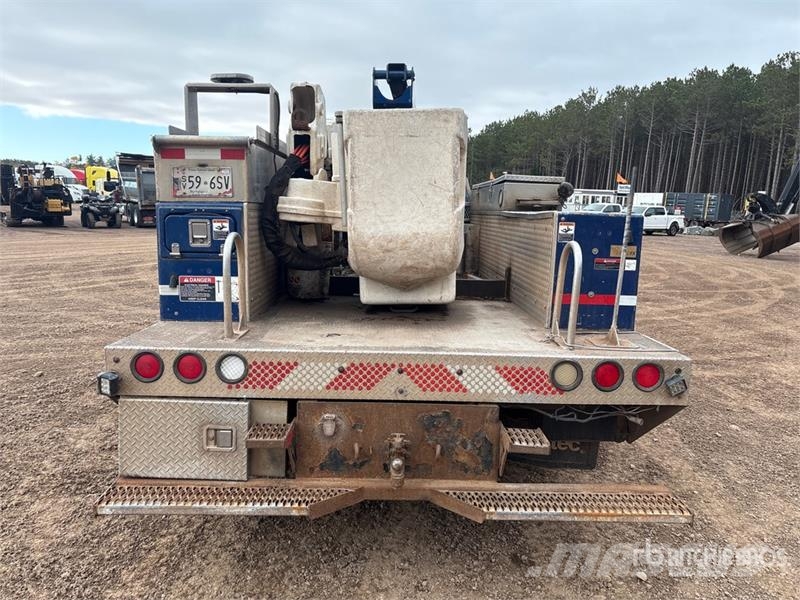 RAM AT37G on Ram 5500 4x4 Bucket Truck Auto korpe