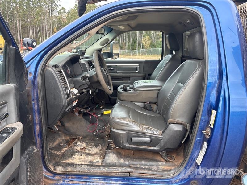RAM AT37G on Ram 5500 4x4 Bucket Truck Auto korpe