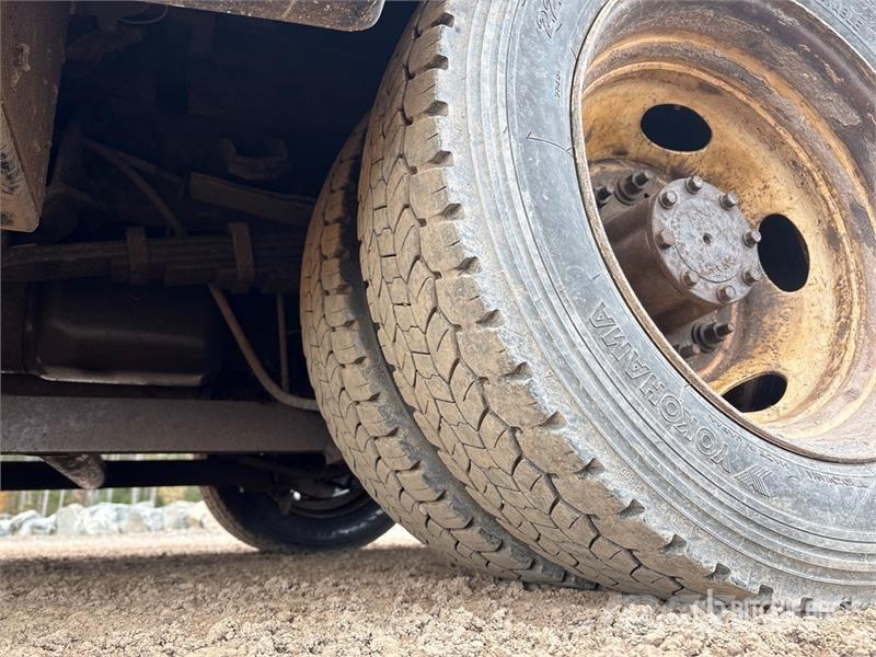 RAM AT37G on Ram 5500 4x4 Bucket Truck Auto korpe