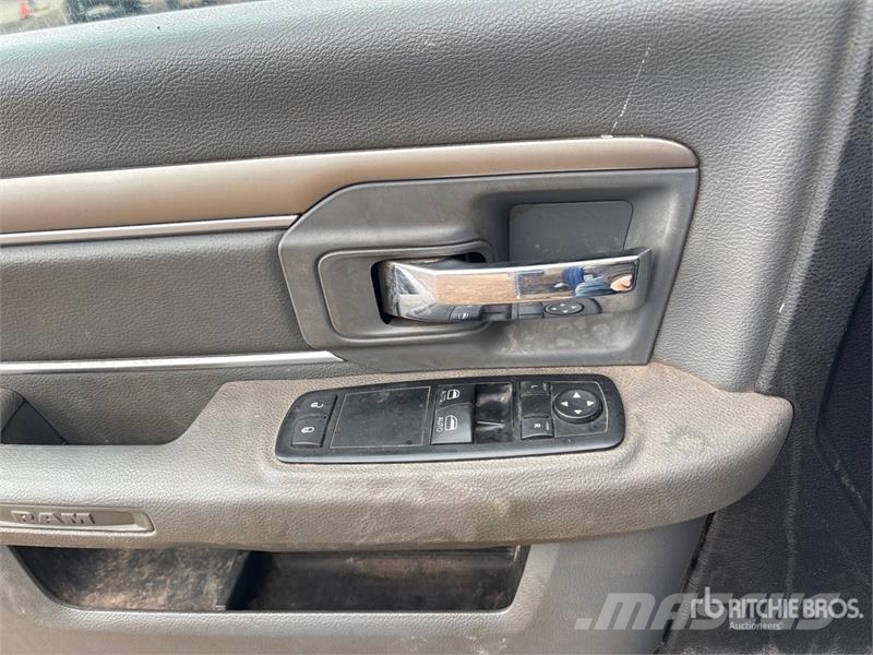 RAM AT37G on Ram 5500 4x4 Bucket Truck Auto korpe