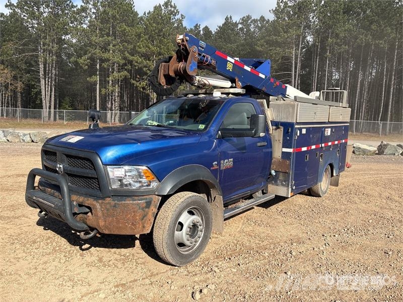 RAM AT37G on Ram 5500 4x4 Bucket Truck Auto korpe